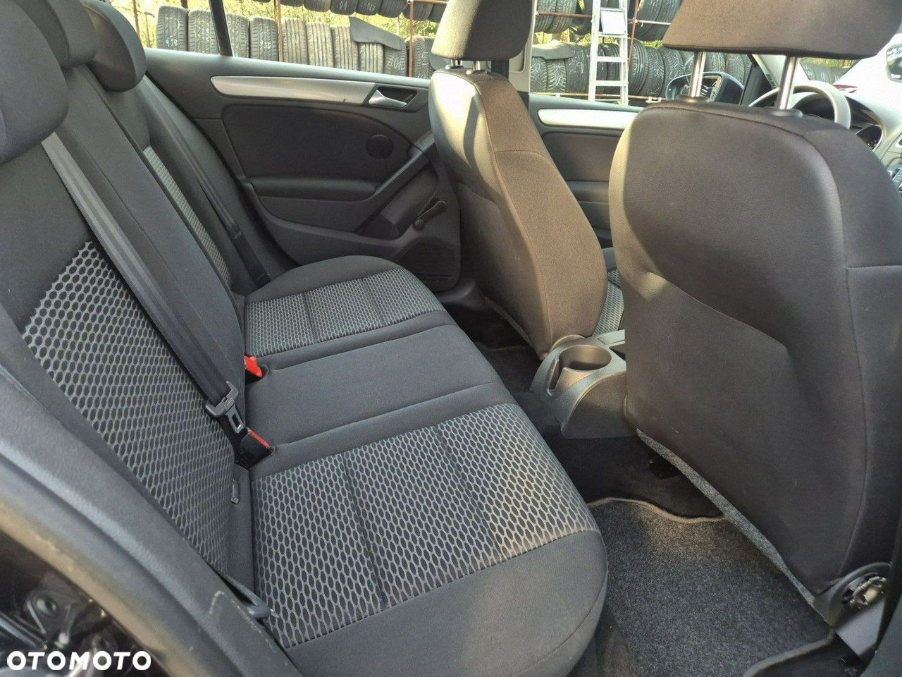 Volkswagen Golf - 22