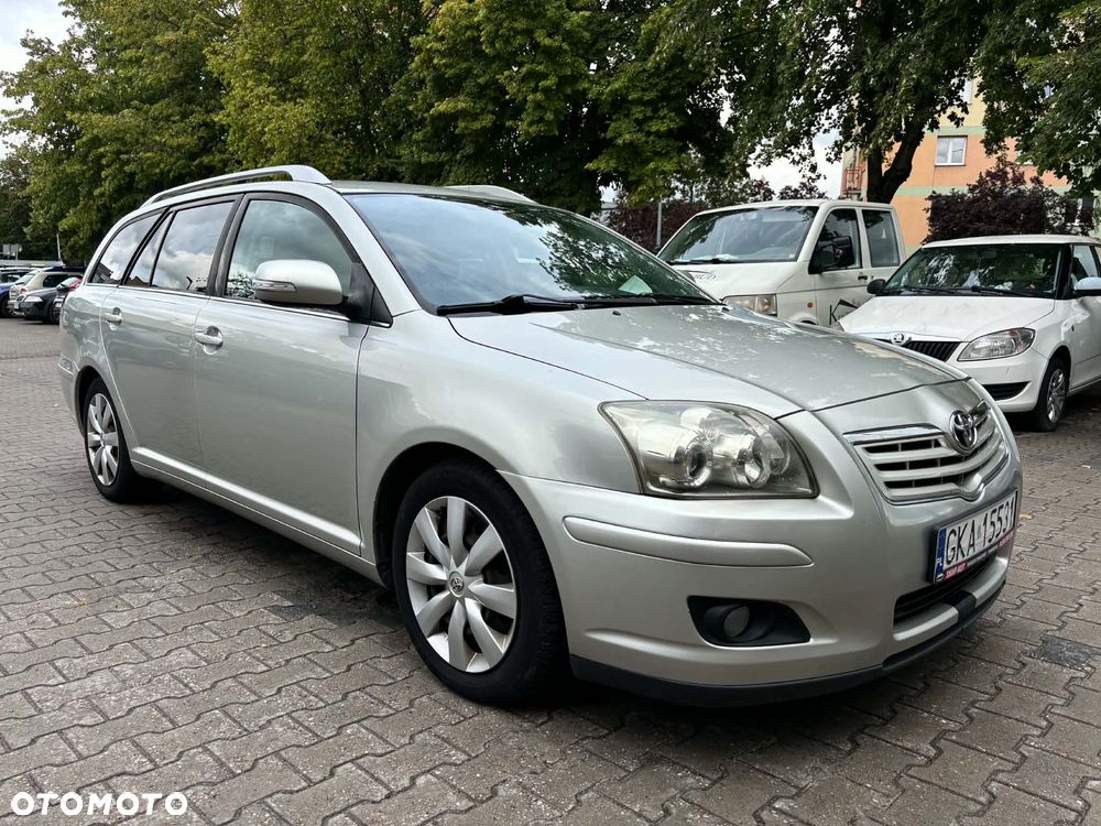 Toyota Avensis 1.8 VVT-i Luna - 2