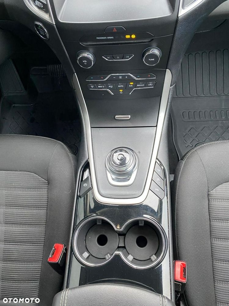Ford Galaxy - 12