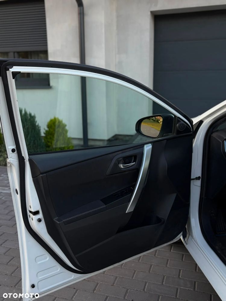 Toyota Auris 1.8 HSD Luna - 20