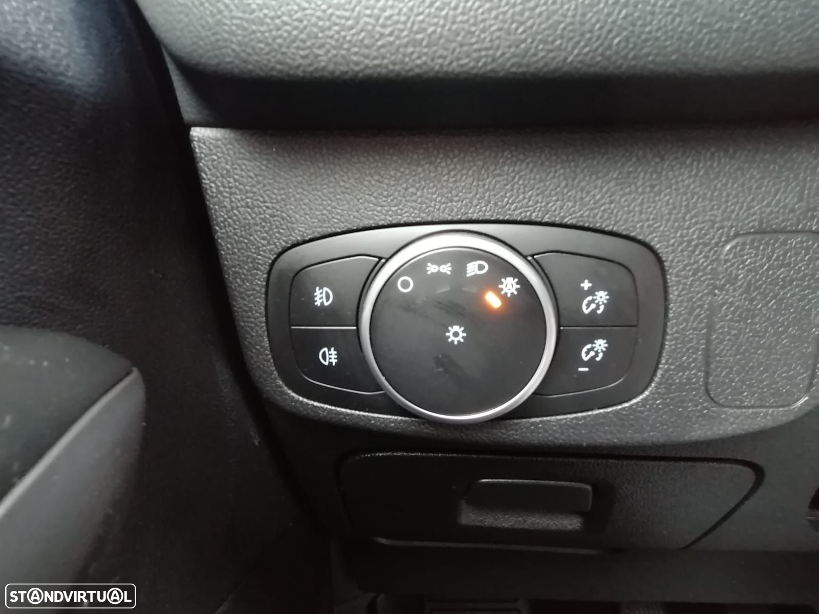 Ford Focus 1.0 EcoBoost Active X - 22