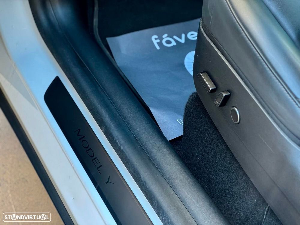 Tesla Model Y Long Range Dual Motor AWD - 25