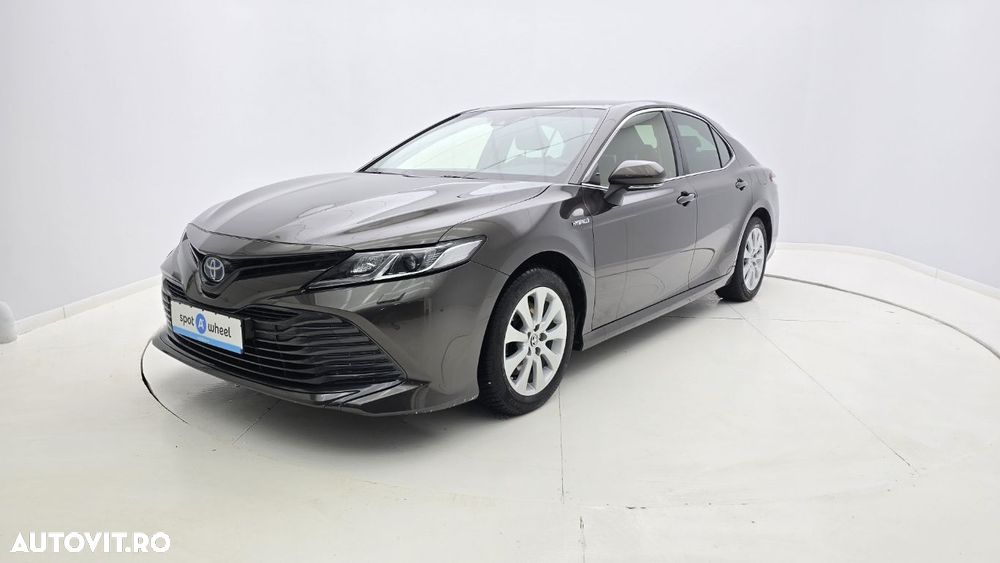 Toyota Camry - 3