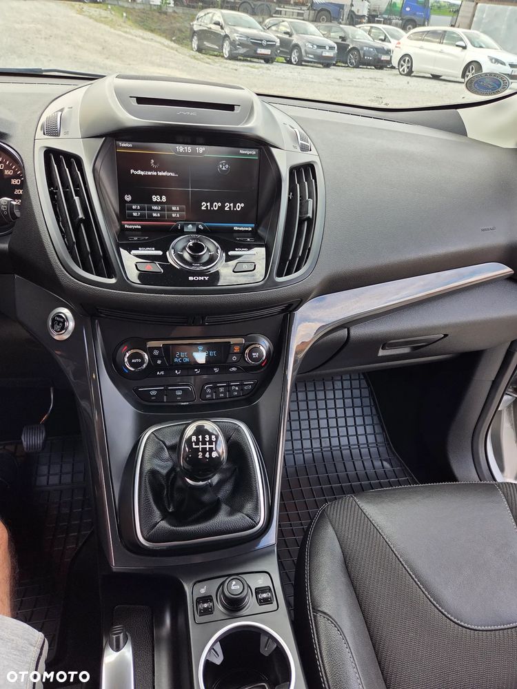 Ford Kuga 2.0 TDCi 2x4 Titanium - 18