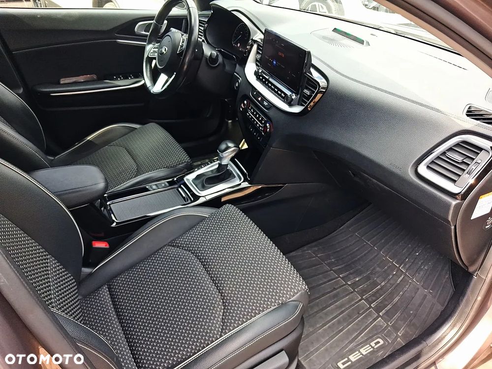 Kia Ceed 1.6 GDI PHEV L Business Line DCT - 7