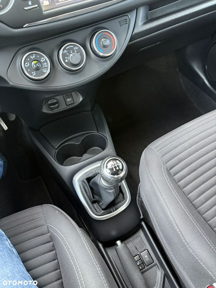 Toyota Yaris - 25