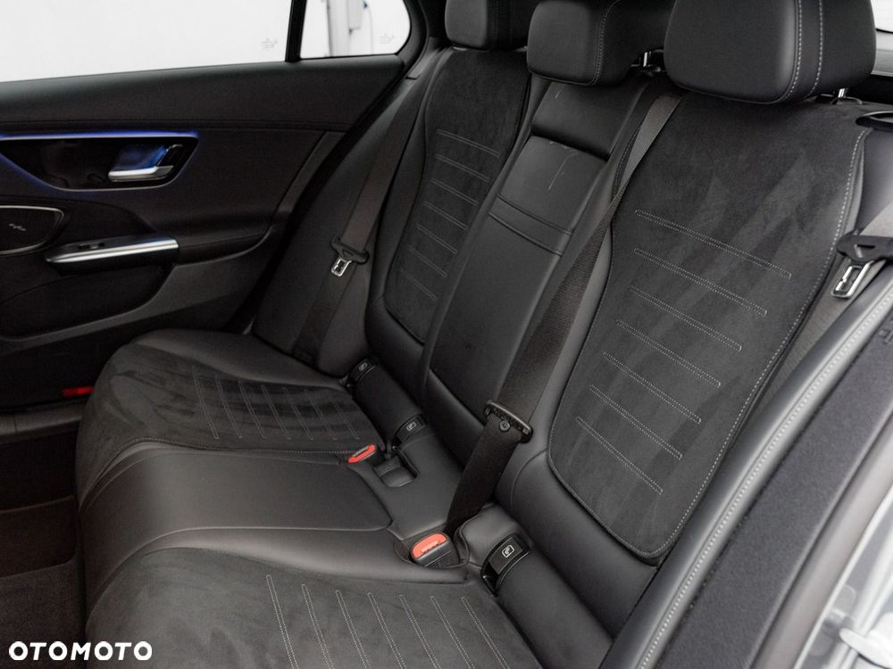 Mercedes-Benz Klasa C 220 d 4Matic 9G-TRONIC AMG Line - 26
