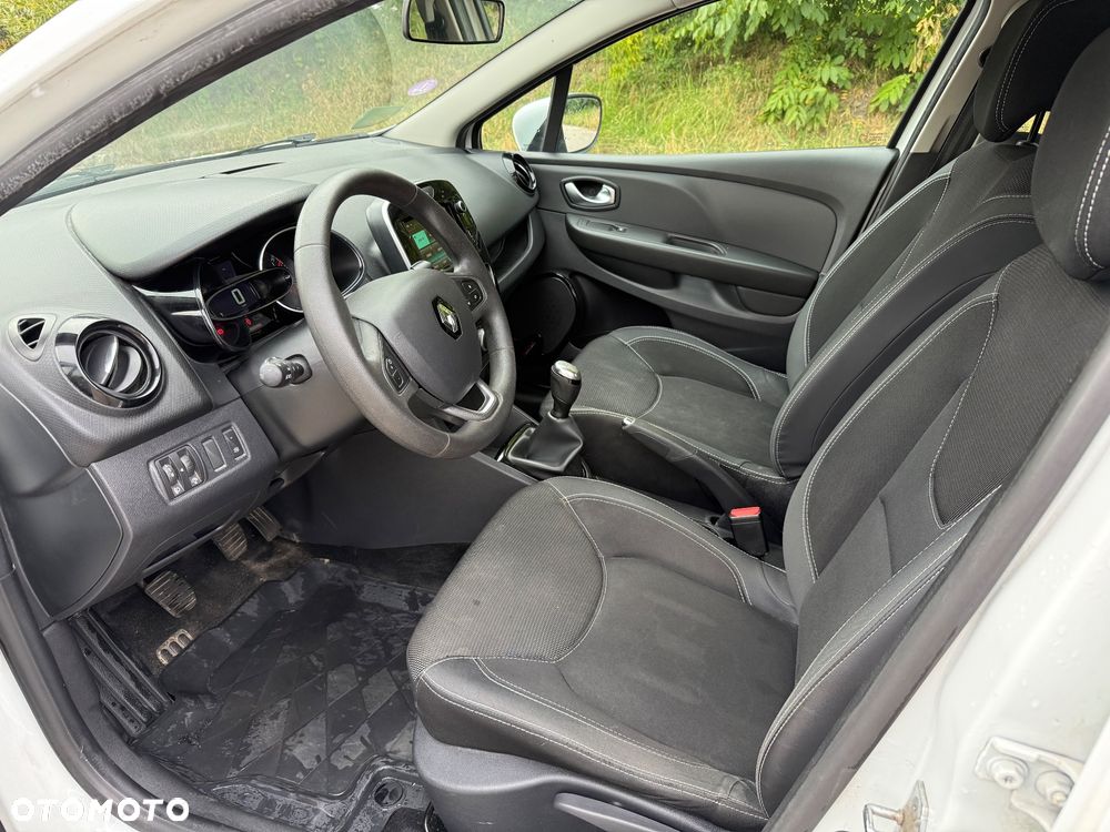 Renault Clio - 10