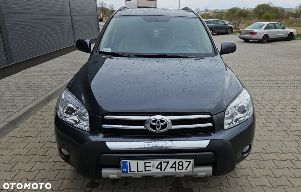 Toyota RAV4 2.2 D-4D Premium - 1