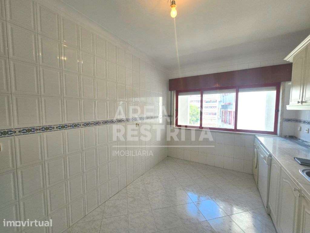 Apartamento T2 c/Parqueamento, na Cavaleira - Algueirão - Grande imagem: 3/24