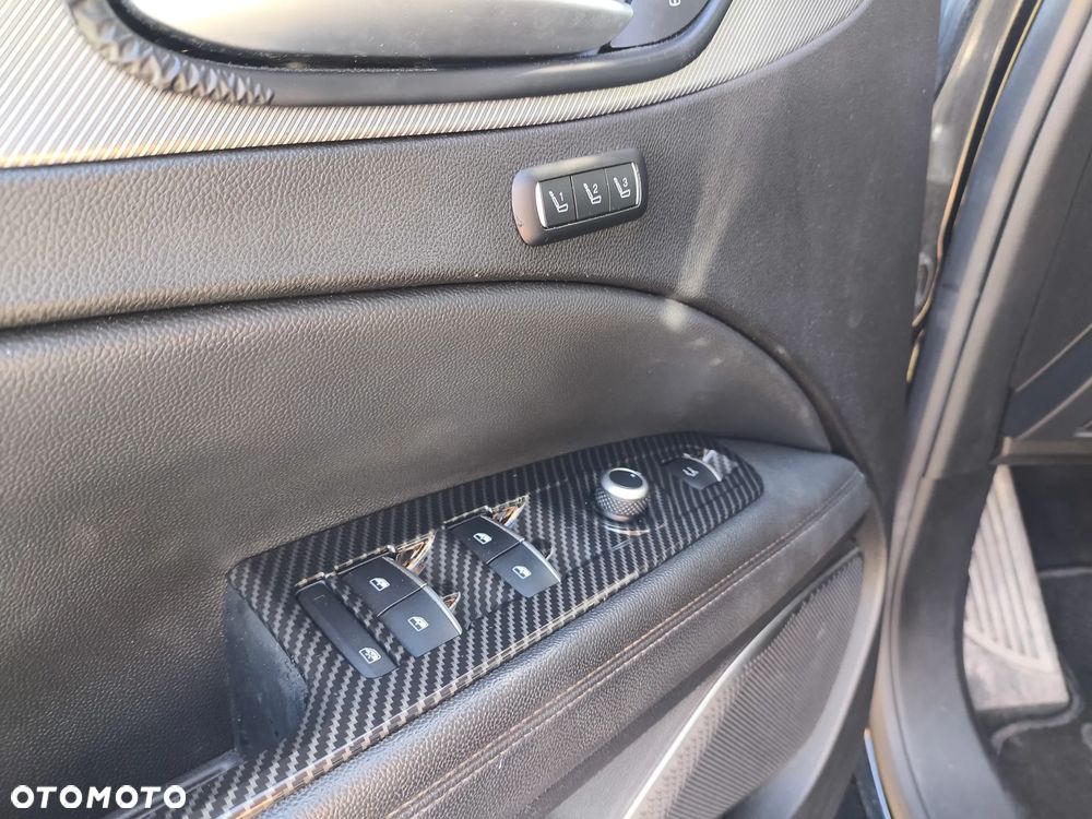 Alfa Romeo Stelvio 2.0 Turbo 16V AT8-Q4 Ti - 11