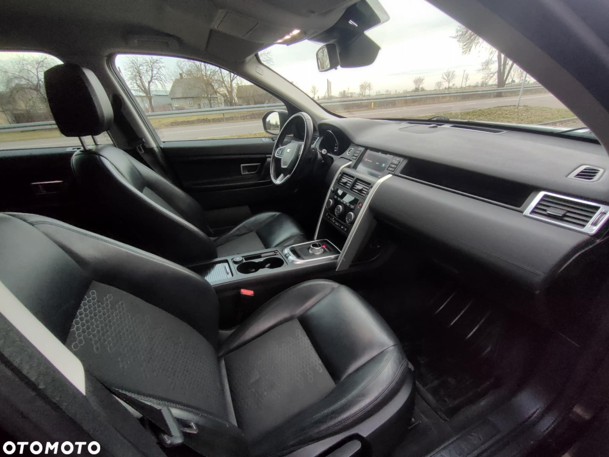 Land Rover Discovery Sport 2.0 TD4 HSE - 11