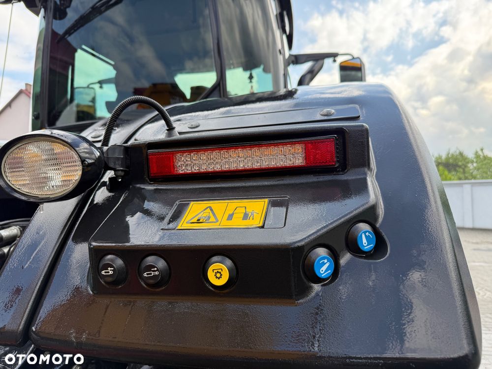 JCB FASTRAC 4220 iCON - 32