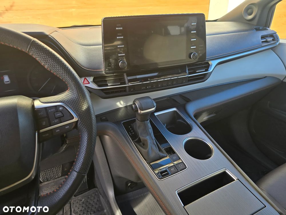 Toyota Sienna - 27