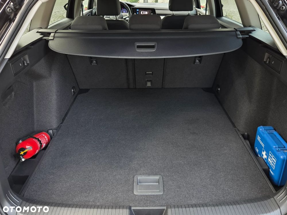 Volkswagen Golf - 23