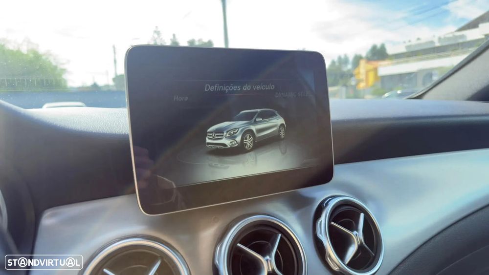 Mercedes-Benz GLA 200 d AMG Line - 26
