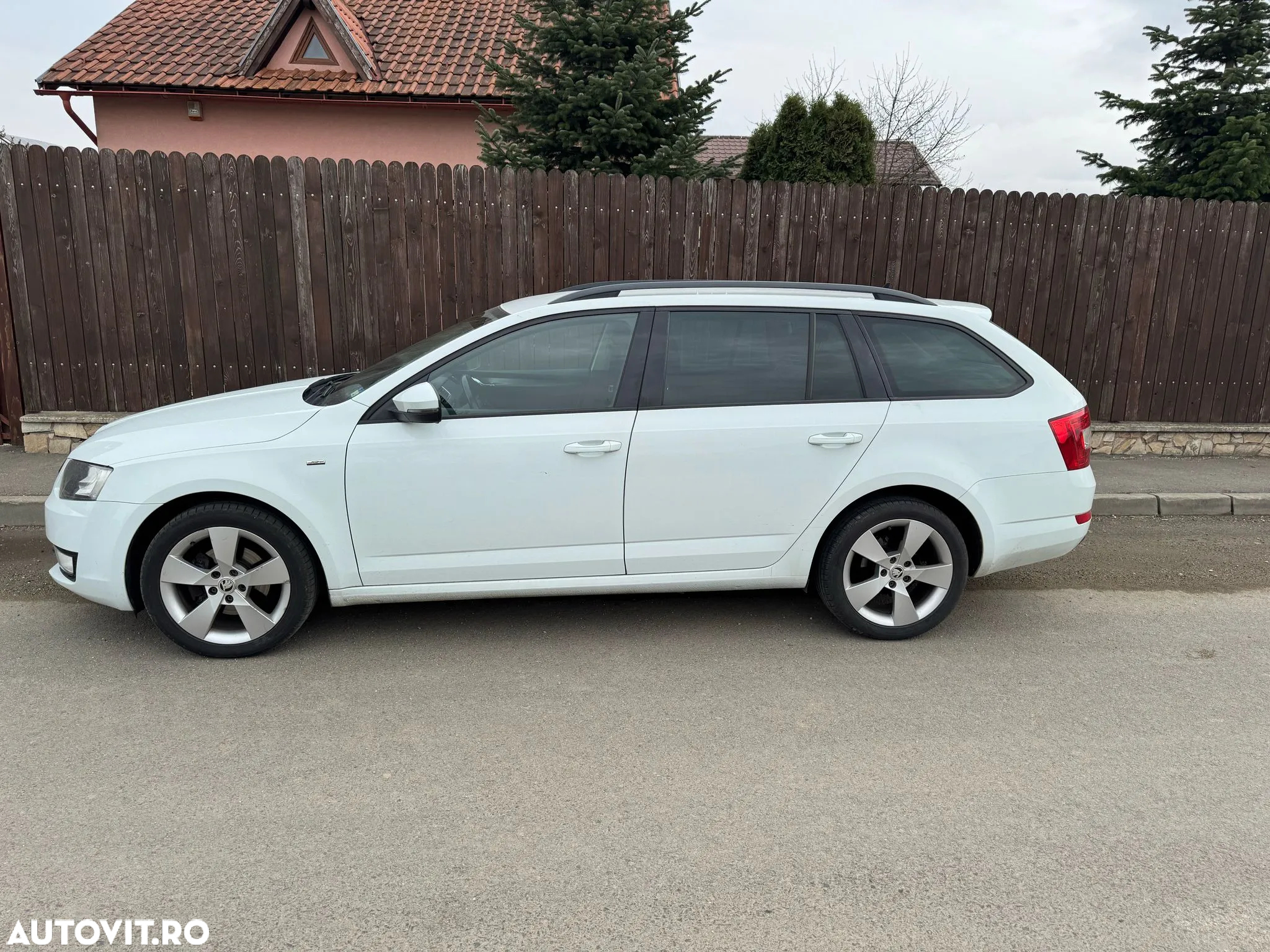 Skoda Octavia 2.0 TDI DSG Style - 4