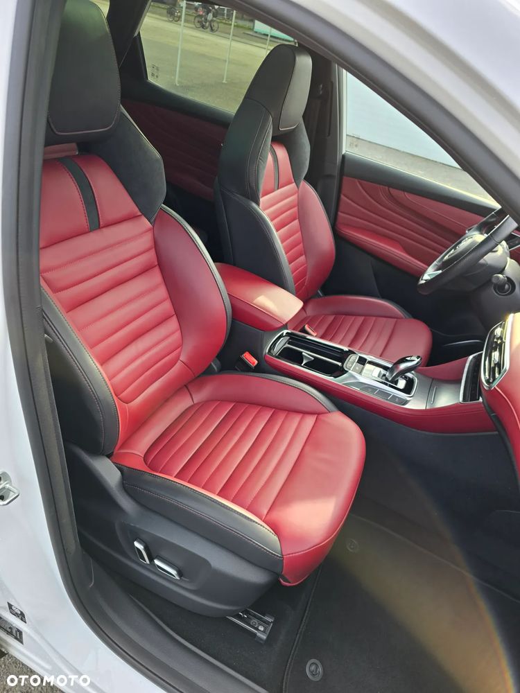 MG EHS 1.5T-GDI PHEV Luxury - 14