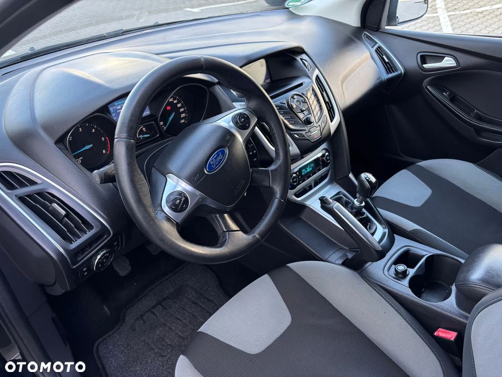 Ford Focus SW 1.6 TDCi DPF Champions Edition - 9