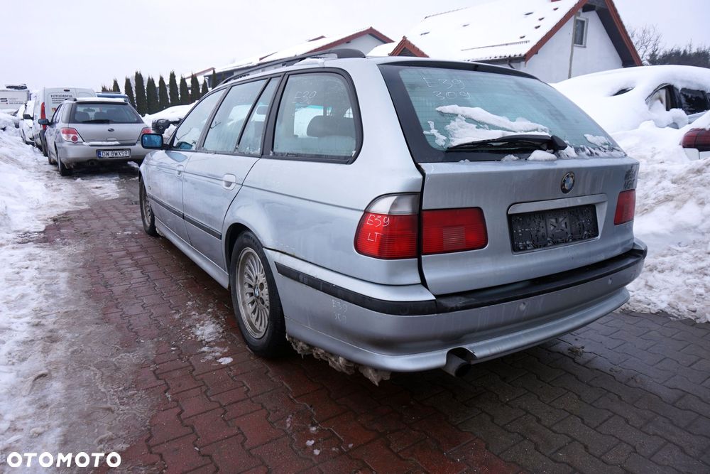 BMW 5 E39 KOMBI 1998 309 2.0 24V M52B20 150KM S5D250G-TAJT SREBRNY ARKTISSILBER na części - 3