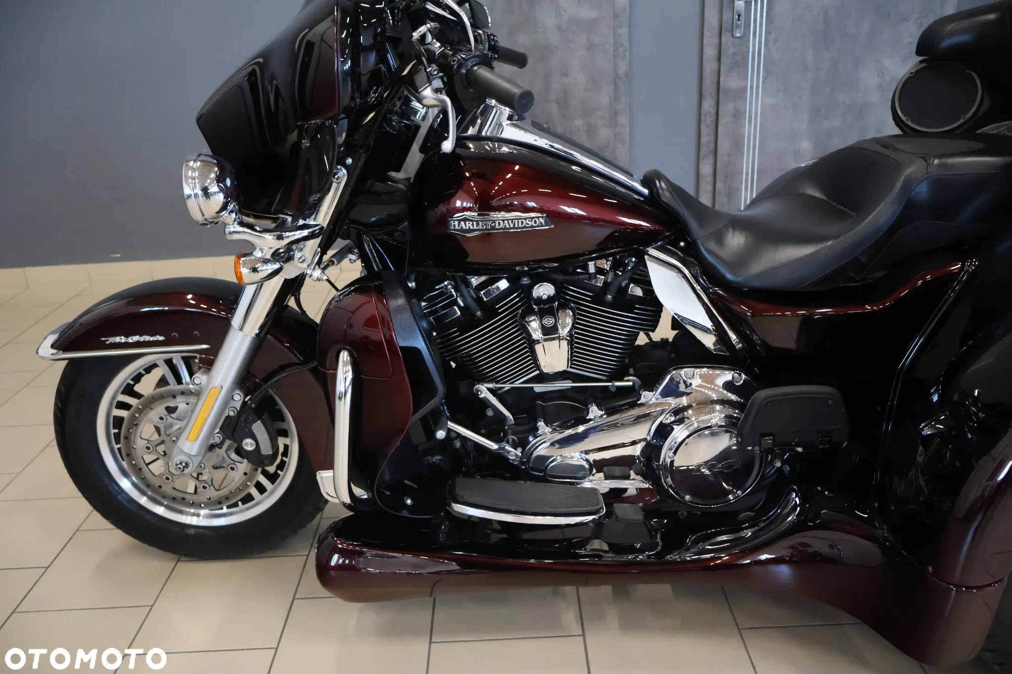 Harley-Davidson FLHS Electra Glide - 8
