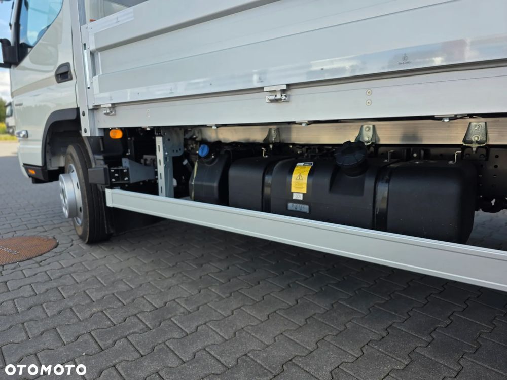 FUSO Canter 9C18 AMT 4x2 - 12