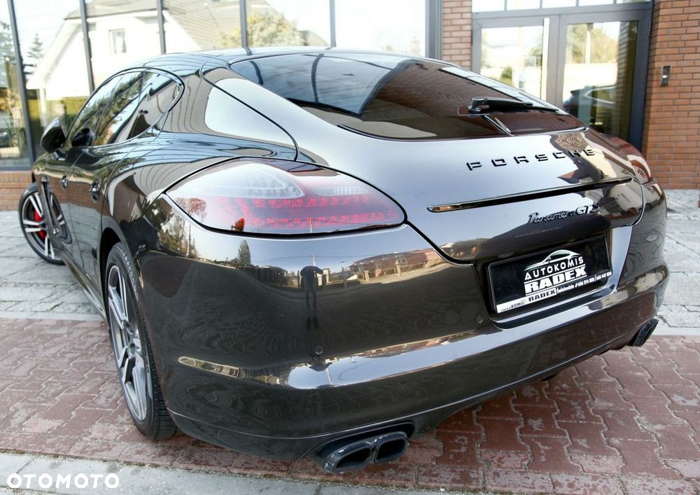 Porsche Panamera GTS PDK - 31