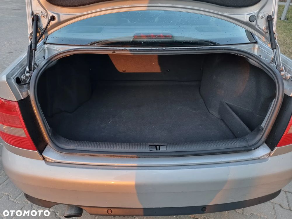 Audi A4 Limousine - 31