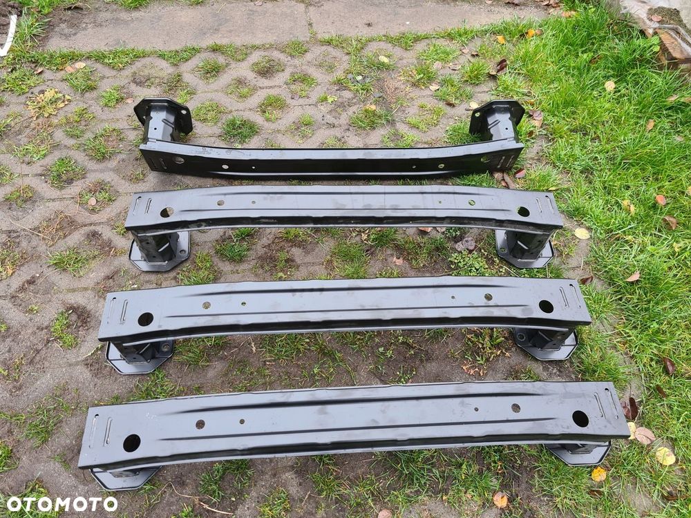 Toyota RAV4 19-21 belka zderzaka tył tylna