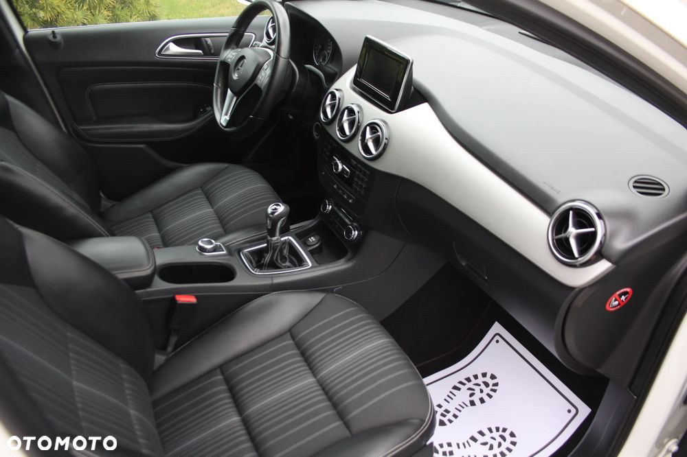 Mercedes-Benz Klasa B 180 Edition - 1