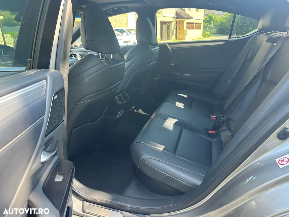 Lexus Seria ES 300h F Sport+ - 13