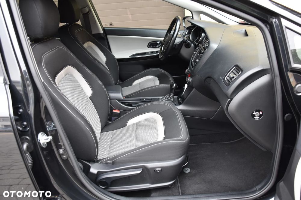 Kia Ceed 1.6 GDI SW DCT Spirit - 14