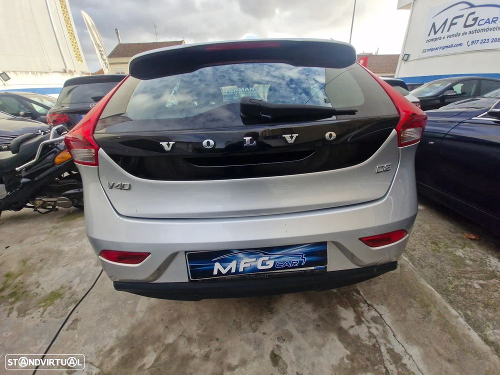 Volvo V40 D2 Geartronic Kinetic - 13