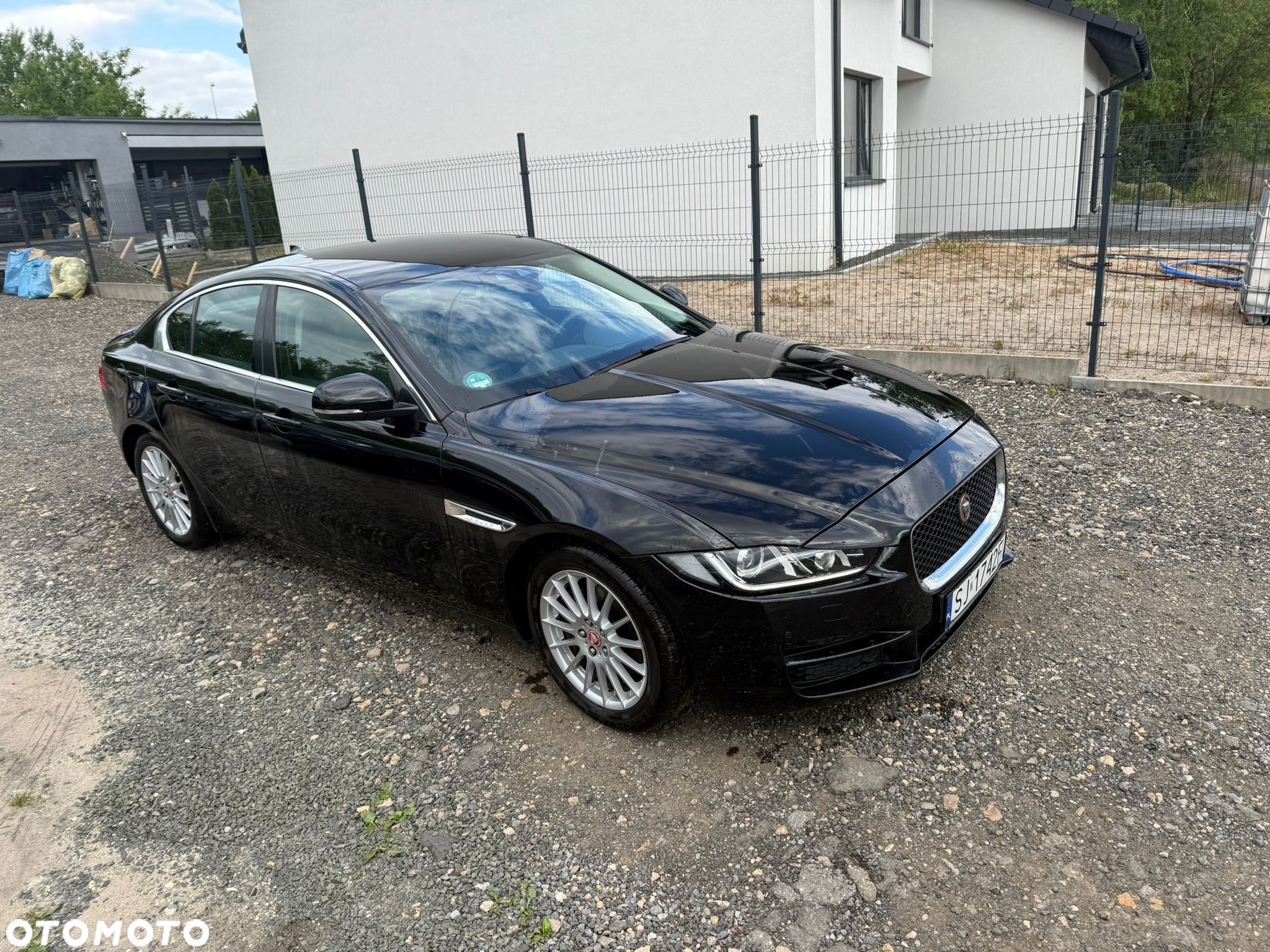 Jaguar XE 2.0 D Prestige - 1