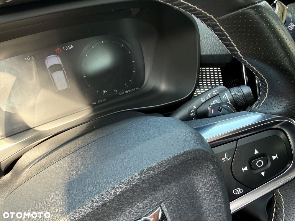 Volvo XC 40 D3 AWD Geartronic R-Design - 27