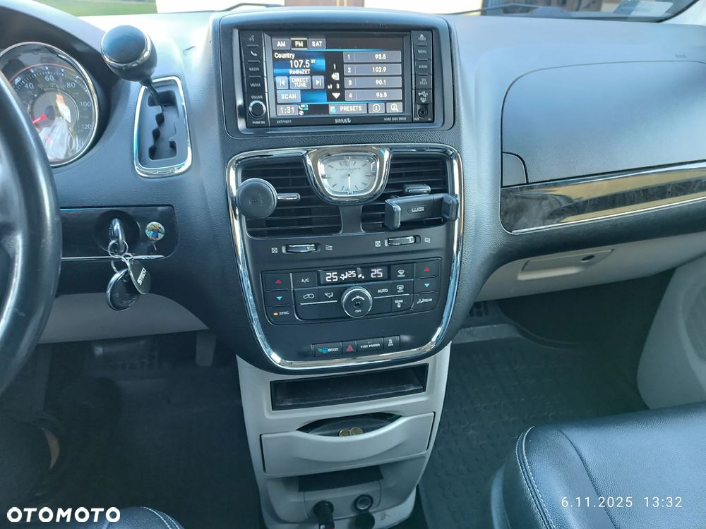 Chrysler Town & Country 3.6 Touring - 12