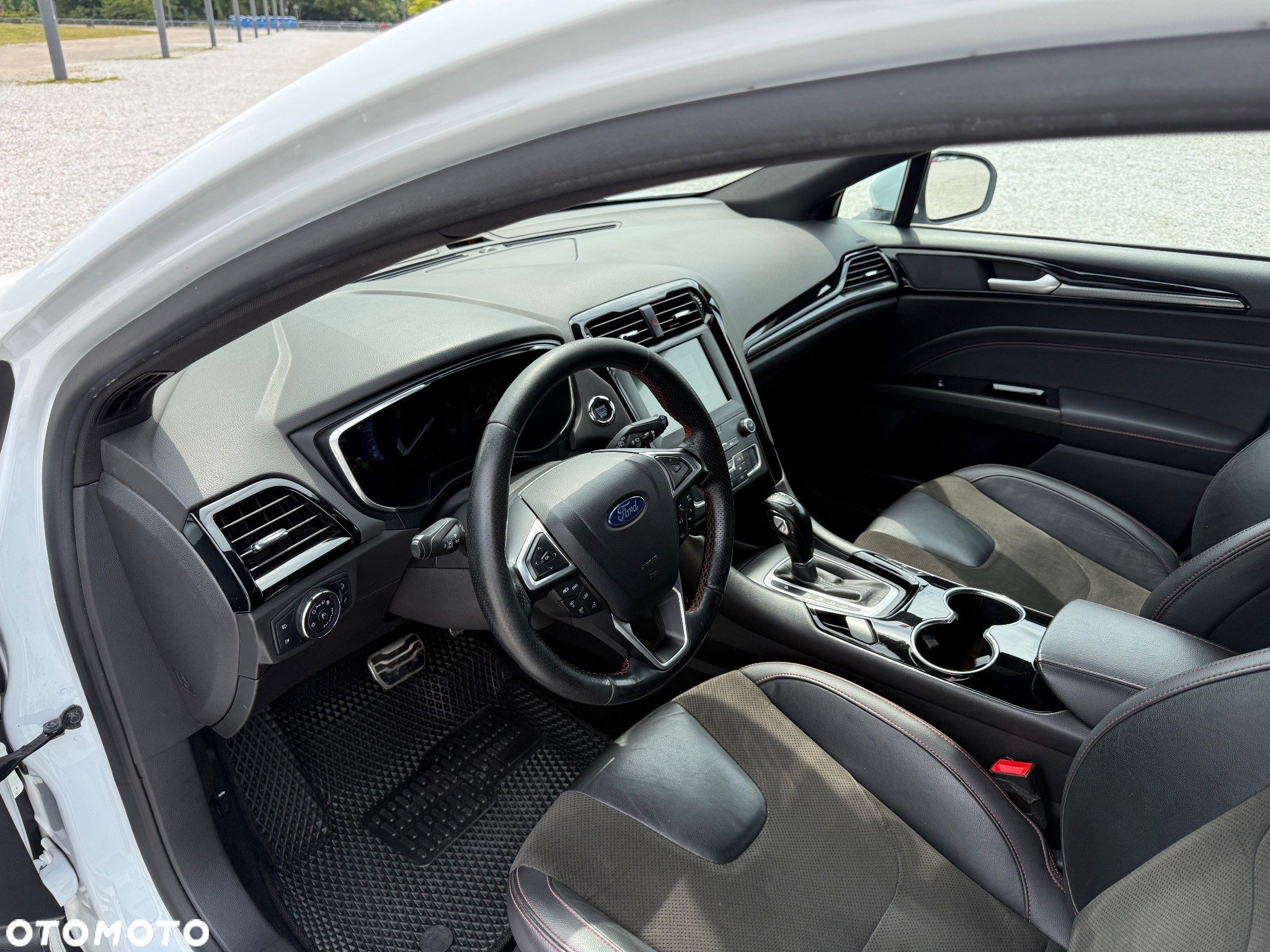 Ford Mondeo 2.0 Hybrid Titanium - 11