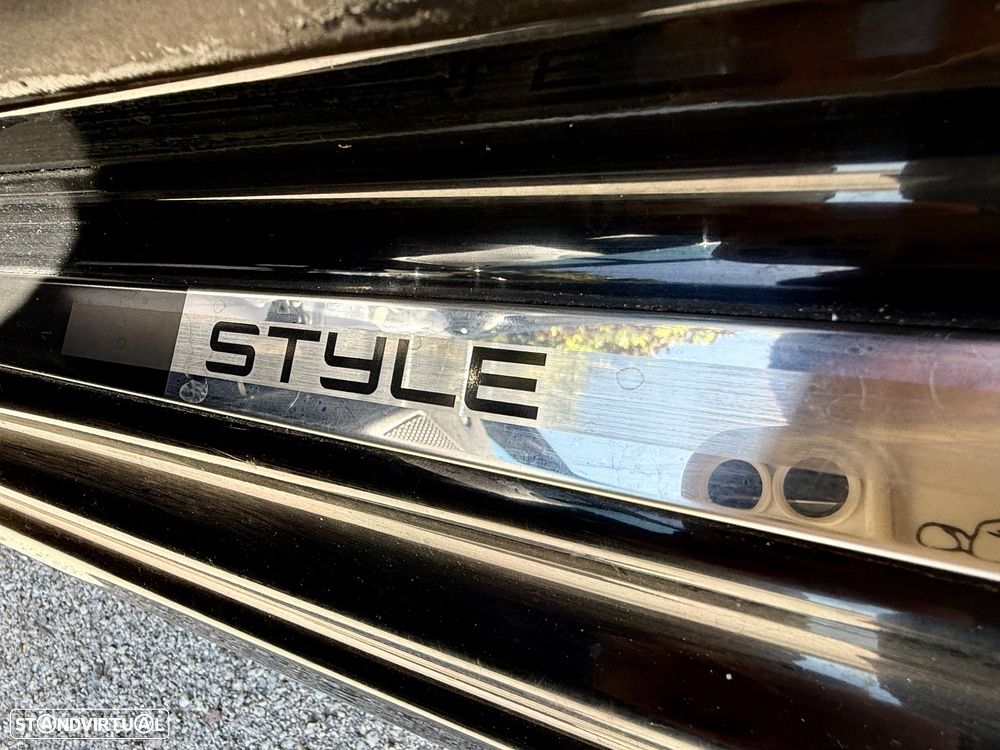 Peugeot 208 1.2 PureTech Style - 28