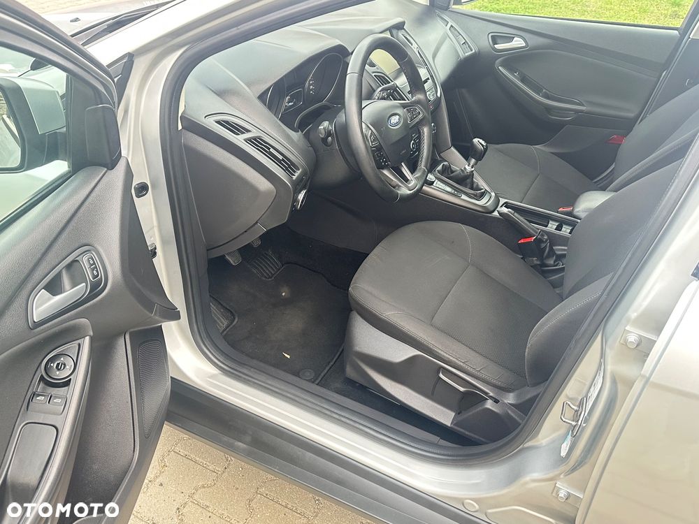 Ford Focus 1.6 TDCi DPF Trend - 13