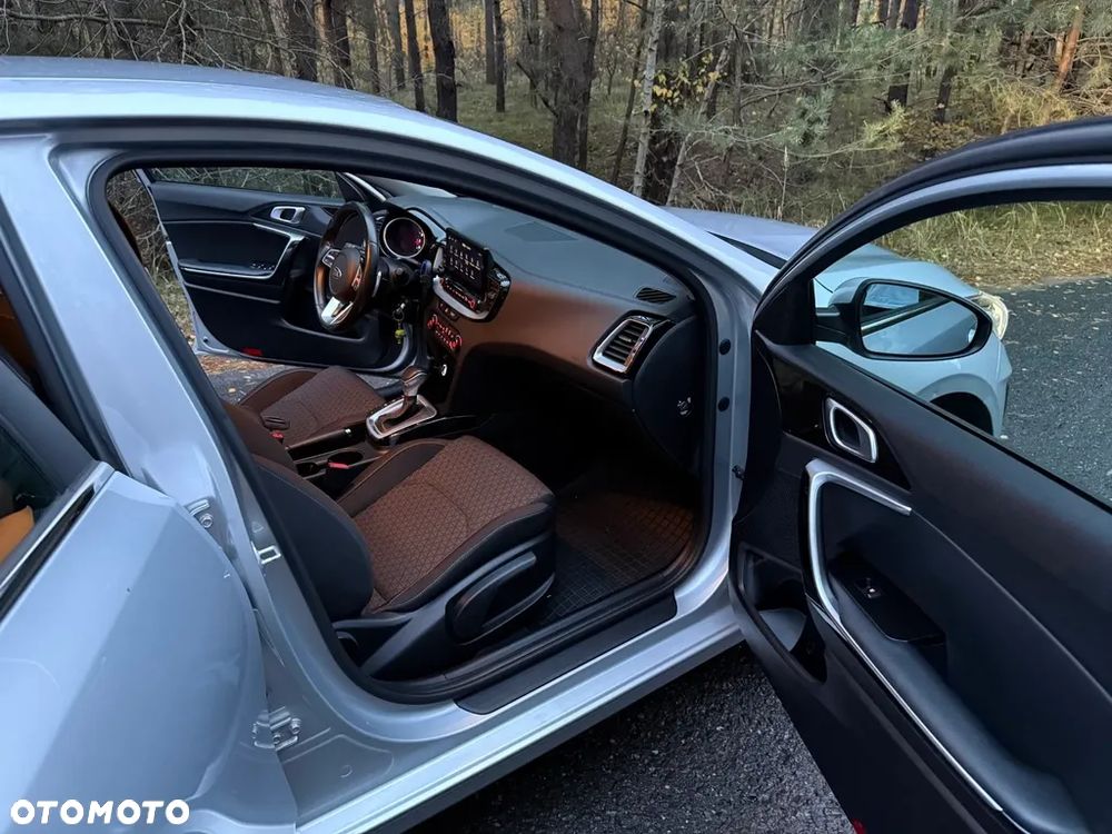 Kia Ceed - 11