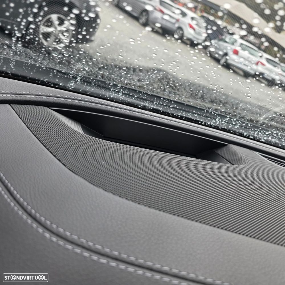 Mercedes-Benz E 220 d Coupe 9G-TRONIC AMG Line - 26