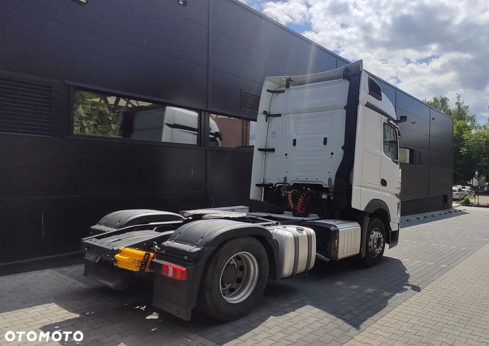 Mercedes-Benz Actros - 3