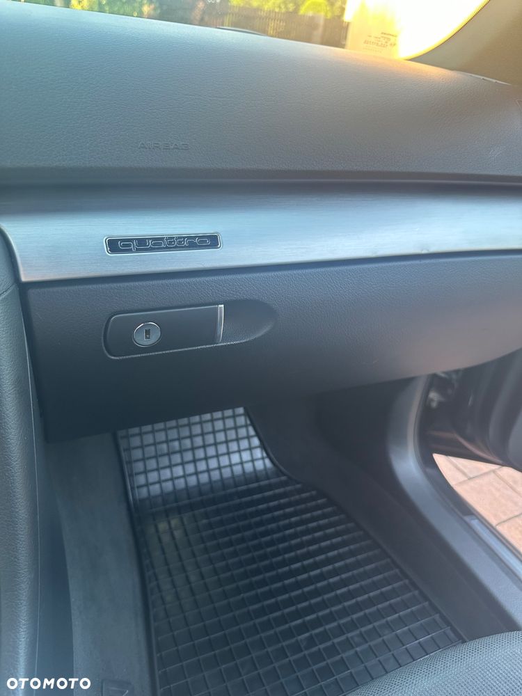 Audi A4 Avant 2.0 TDI Quattro - 15
