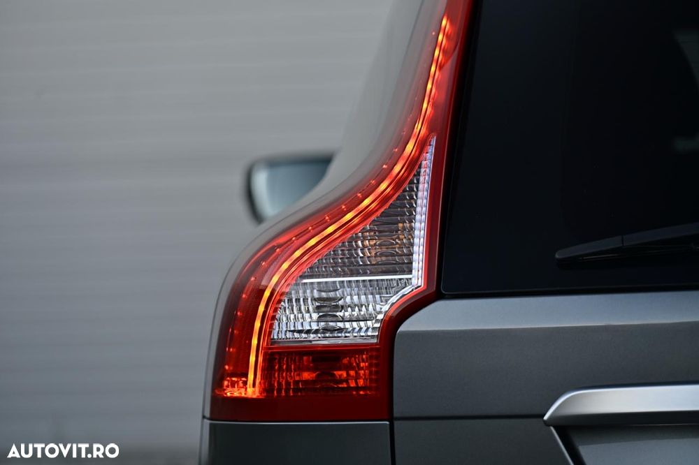 Volvo XC 60 D5 AWD Geartronic Summum - 35