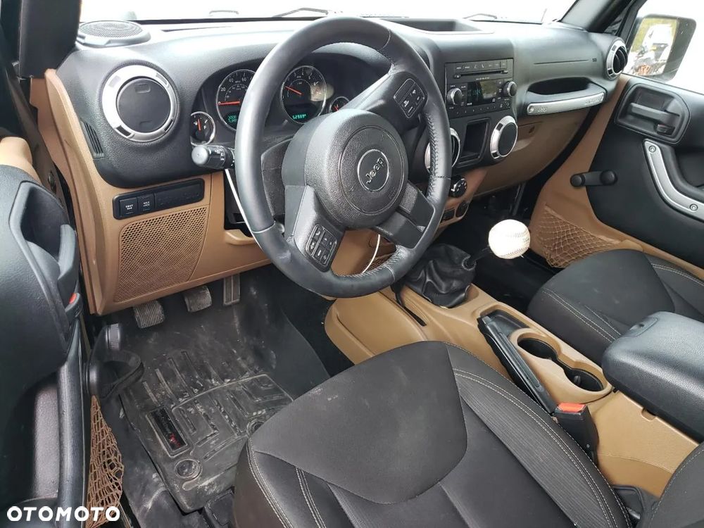 Jeep Wrangler - 8
