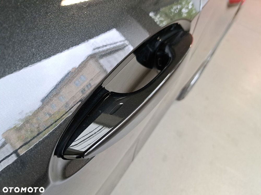 Lexus UX - 36