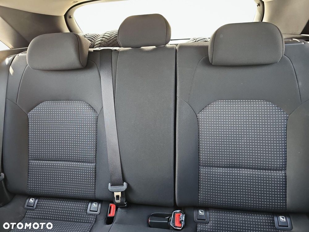 Kia Ceed - 24