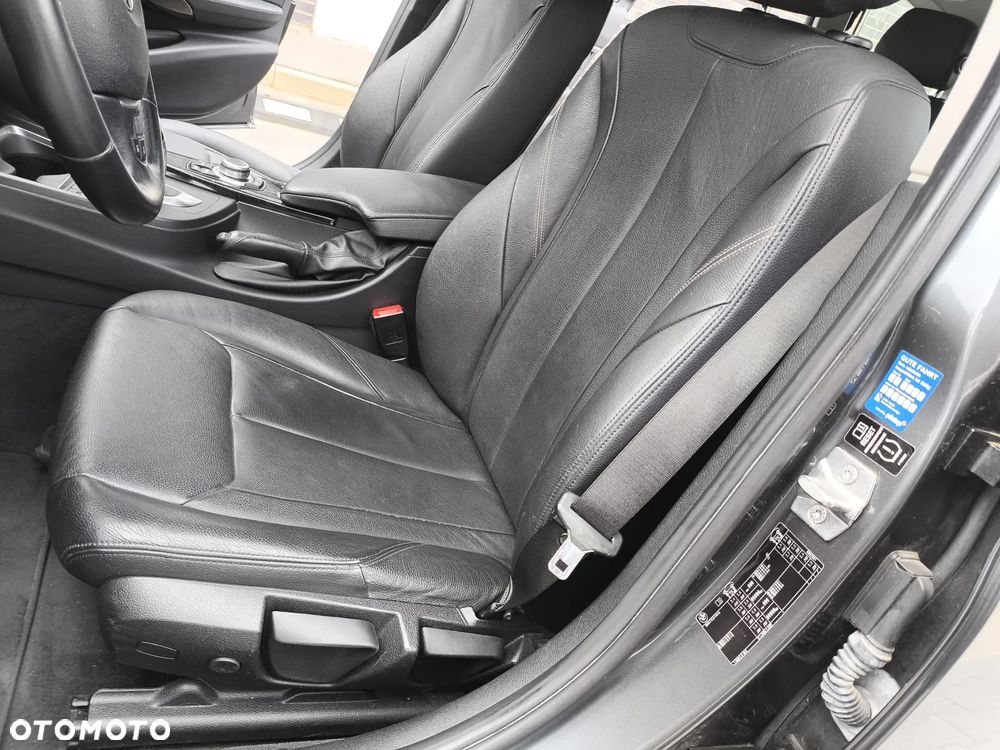 BMW Seria 3 330d Luxury Line EU6 - 11