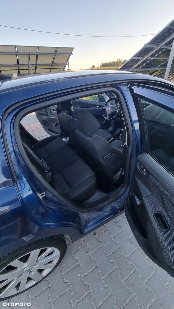Peugeot 207 1.6 - 15