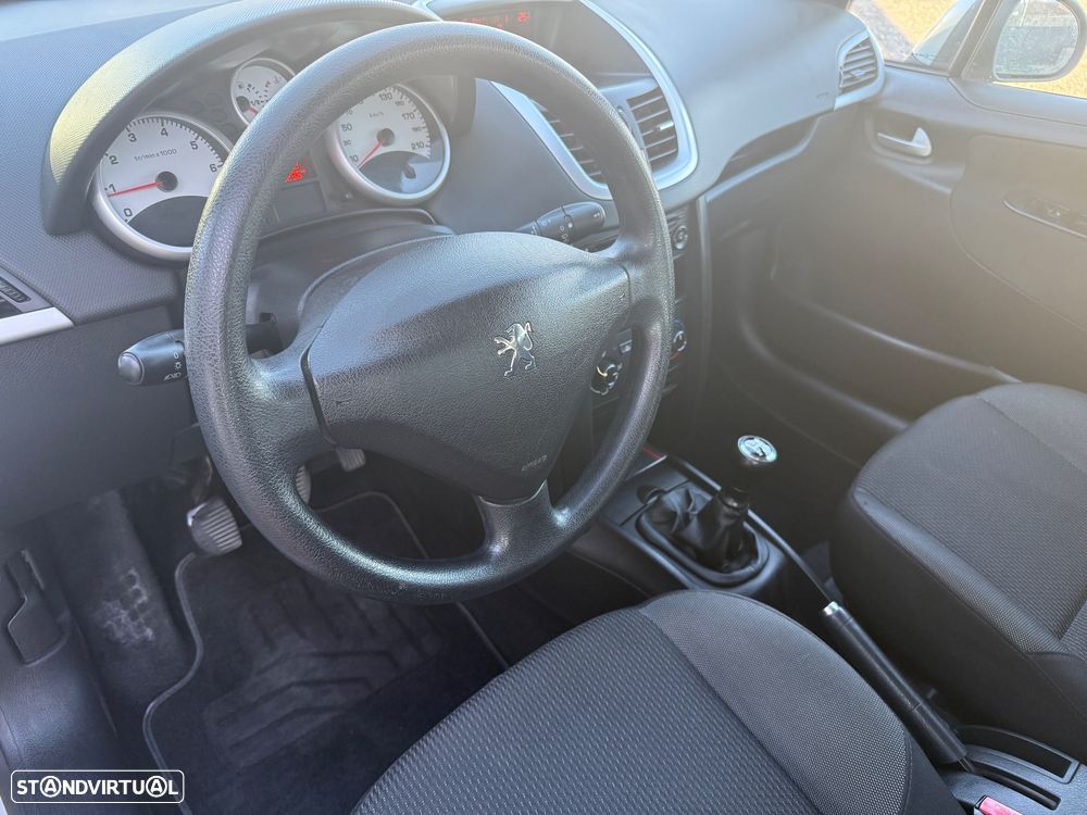 Peugeot 207 SW 1.4 Premium - 11